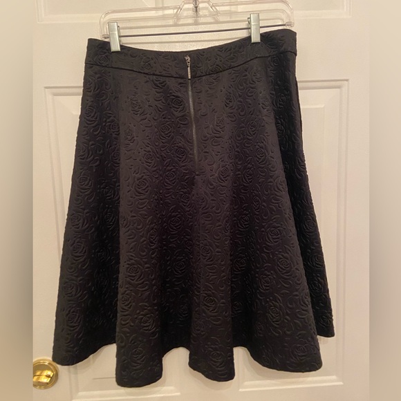 Guess Black flared Skirt By Guess LA - Picture 7 of 7